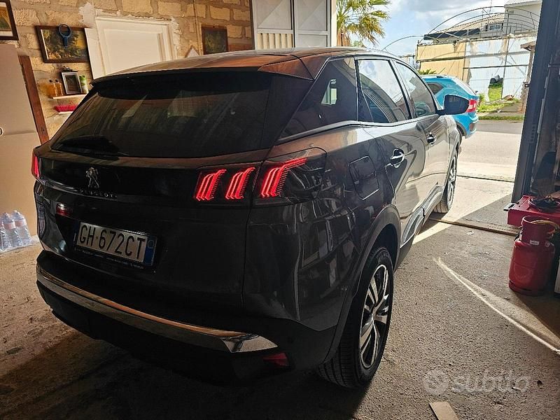 Usata Peugeot 3008 131 CV (96 kW) 2022 Grigio SUV