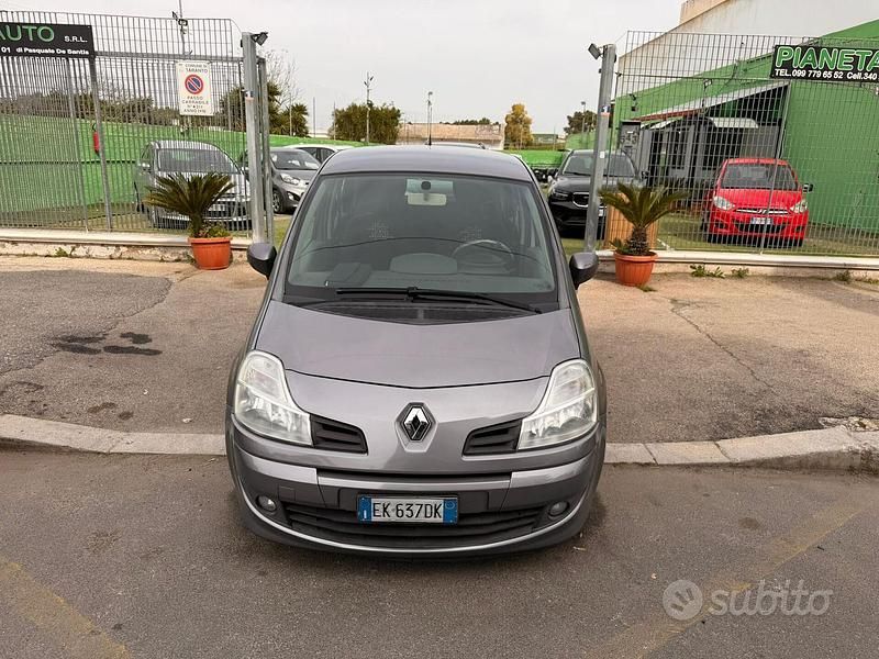 Usata Renault Modus 74 CV (54 kW) 2011 Grigio Monovolume