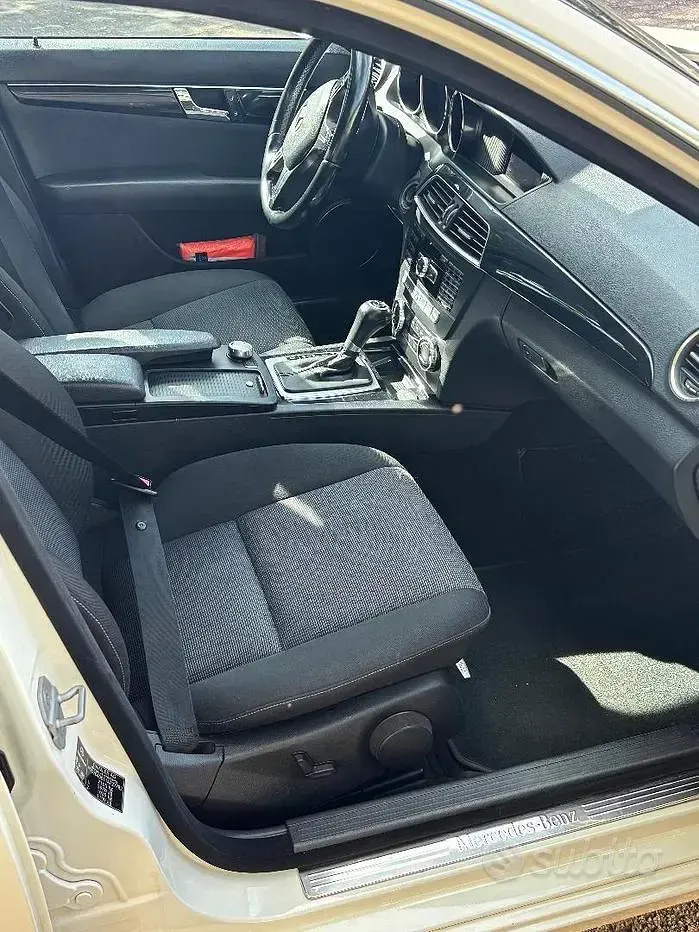 Usata Mercedes C200 150 CV (110 kW) 2012 Bianco Berlina