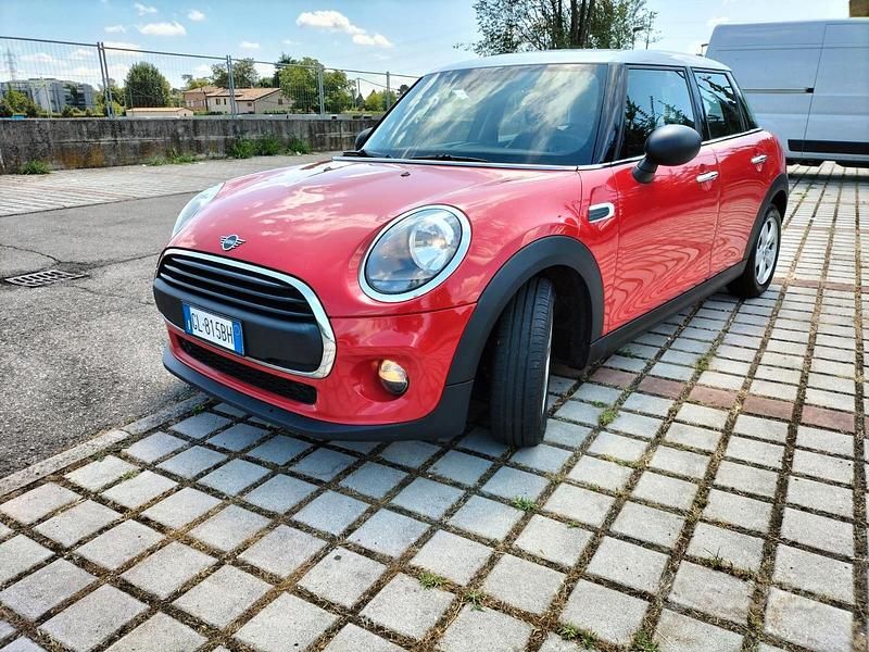 Usata Mini One D 95 CV (69 kW) 2019 Rosso Utilitaria