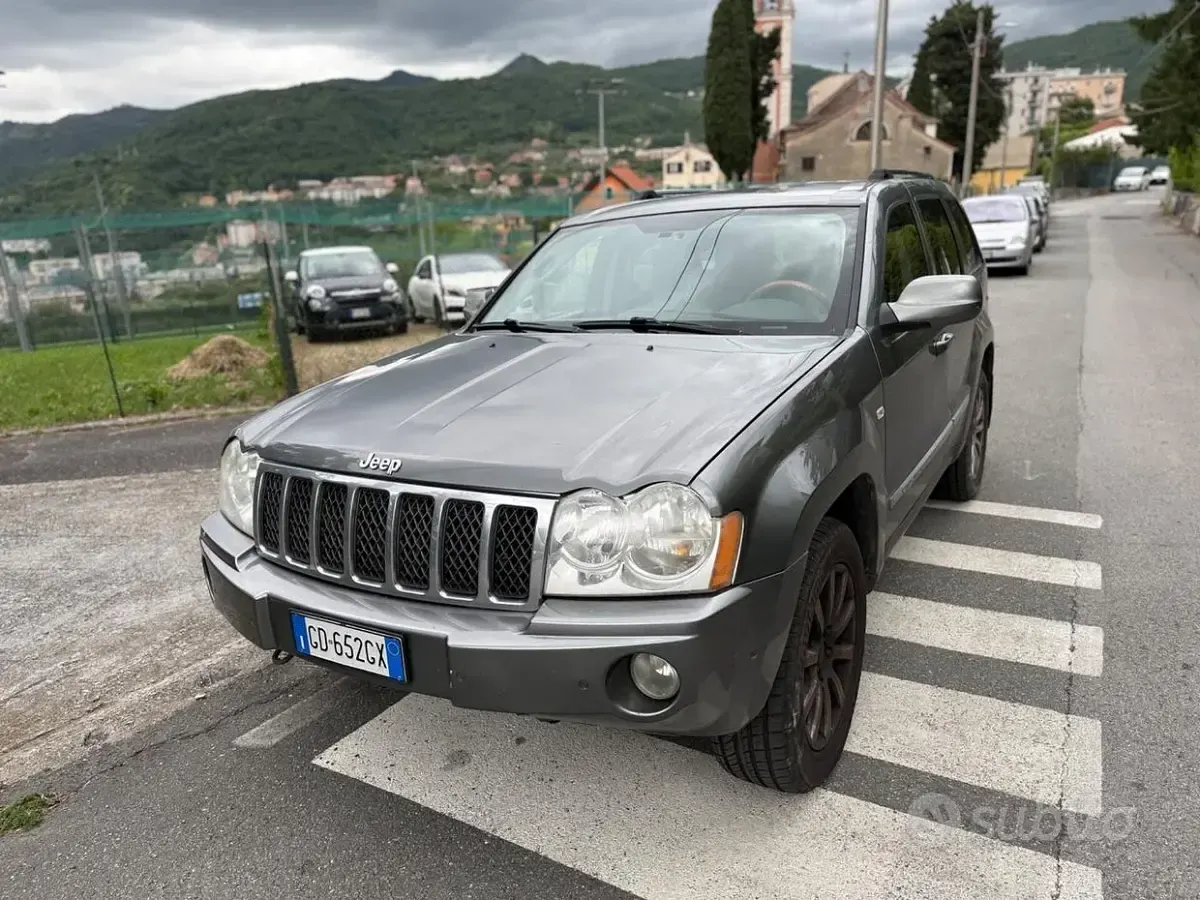 Usata Jeep Grand Cherokee Overland 218 CV (160 kW) 2007 Grigio SUV