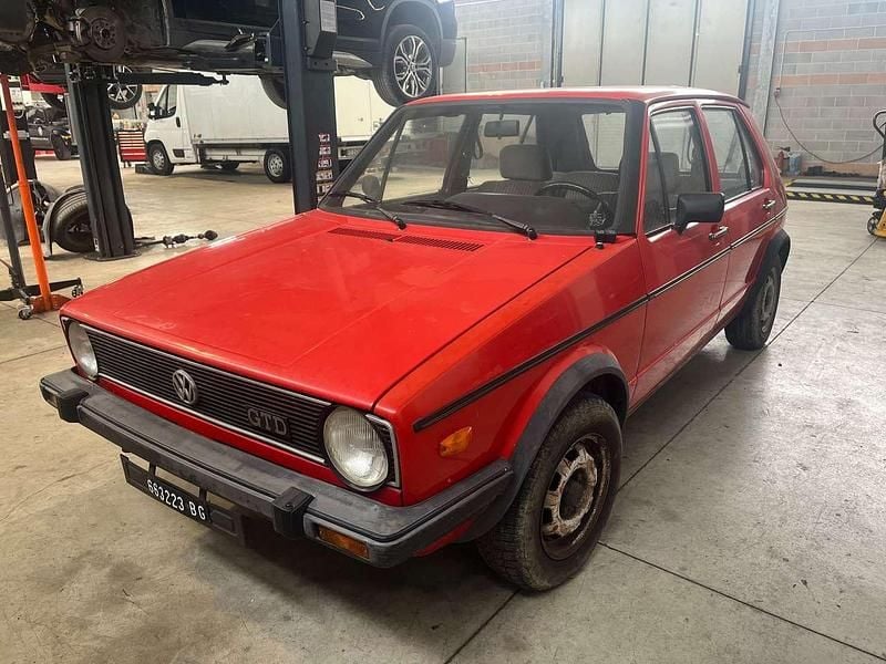 Rosso Usata 1982 VW Golf I GTD Tre volumi | 7950 € - Immagine 1/4