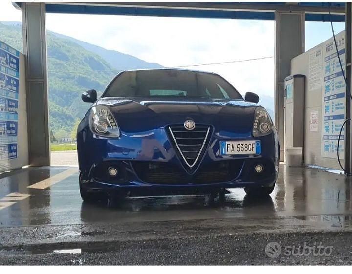 Usata Alfa Romeo Giulietta Quadrifoglio Verde 122 CV (89 kW) 2015 Utilitaria