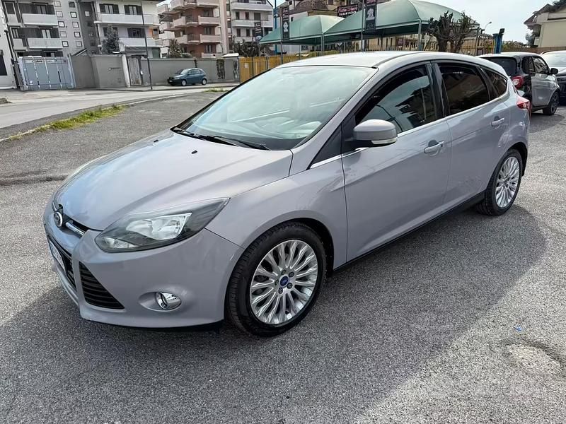 Usata Ford Focus Titanium 116 CV (85 kW) 2013 Grigio Berlina