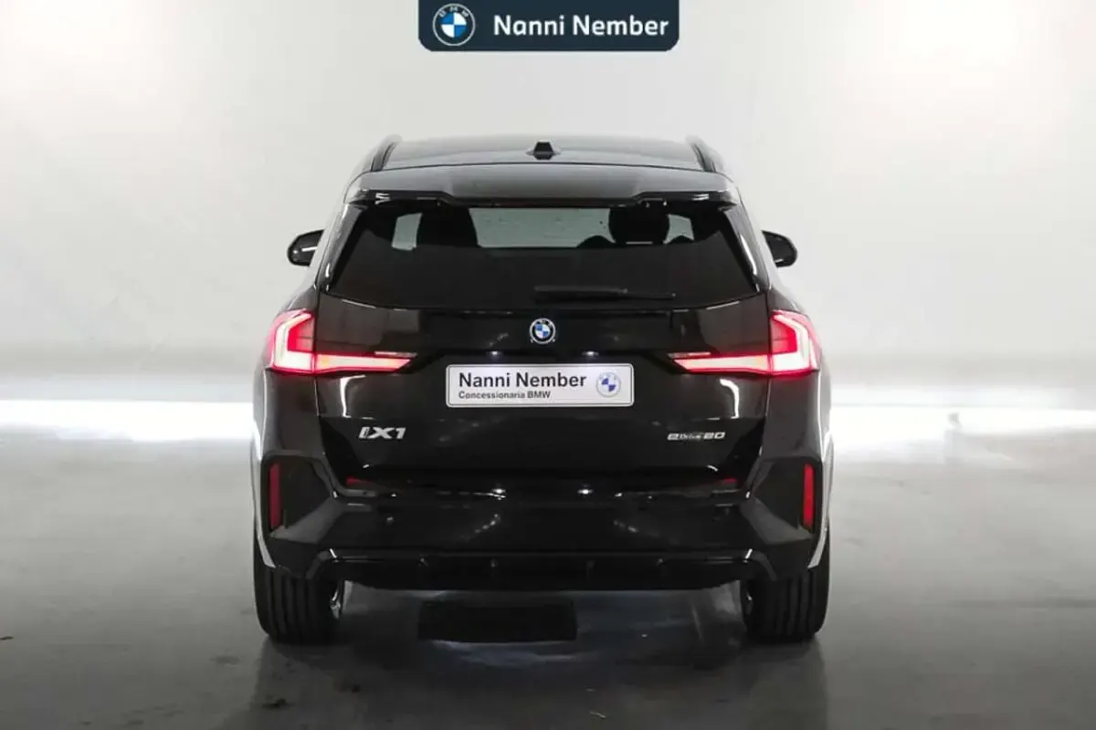 Usata BMW iX1 M Sport 150 kW (204 CV) 2026 Black sapphire metallizzato SUV