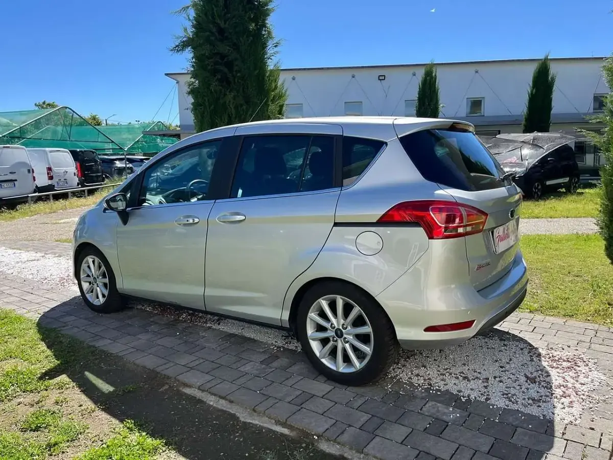 Usata Ford B-MAX Titanium 90 CV (66 kW) 2018 Argento