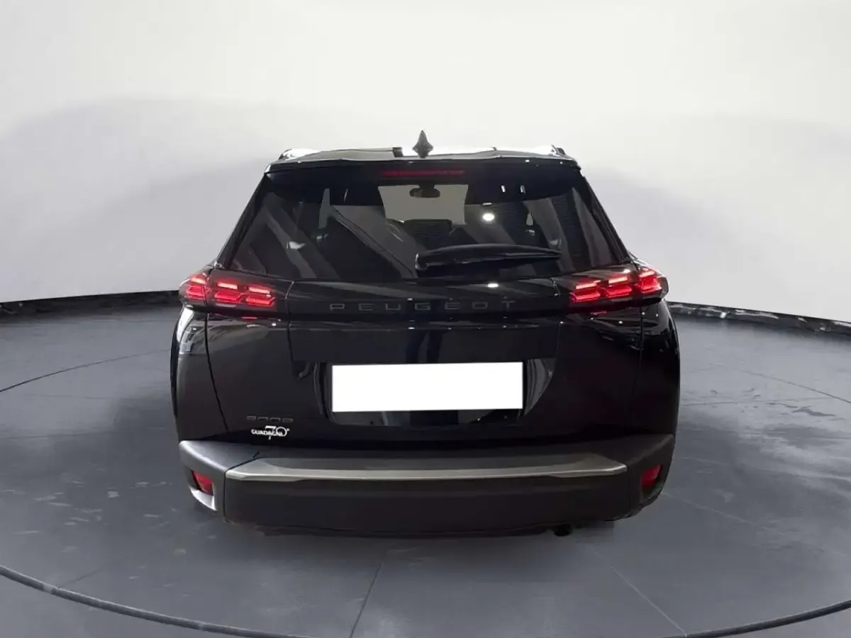 Usata Peugeot 2008 Allure 102 CV (75 kW) 2025 Nero SUV