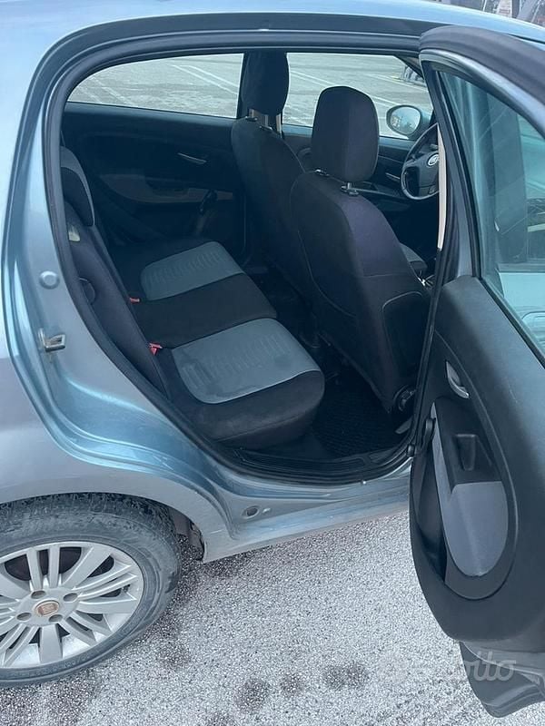 Usata Fiat Punto 75 CV (55 kW) 2007 Grigio Berlina