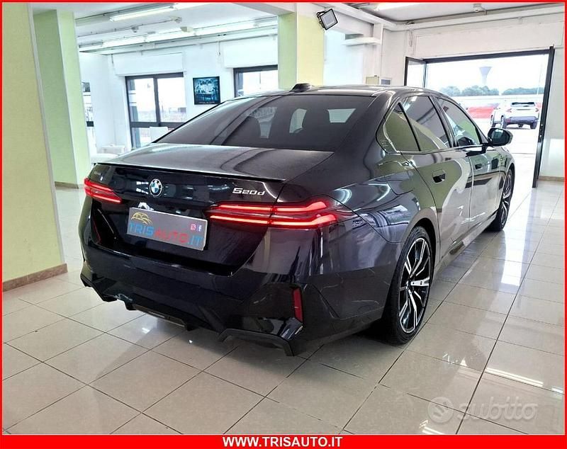 Usata BMW 520 M Sport 197 CV (144 kW) 2025 Blu Berlina