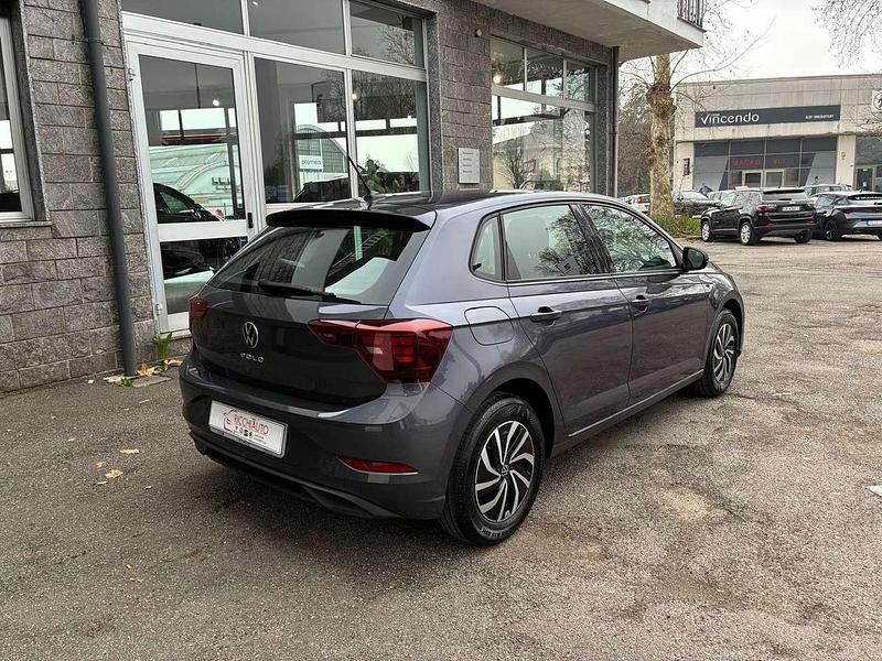 Usata VW Polo Life 95 CV (69 kW) 2023 Grigio Utilitaria