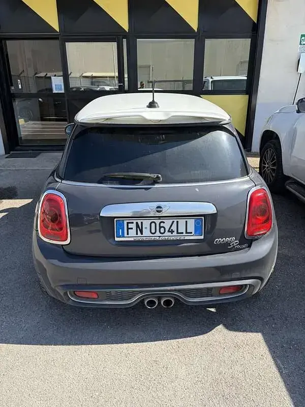 Usata Mini Cooper SD Seven 170 CV (125 kW) 2018 Grigio Utilitaria