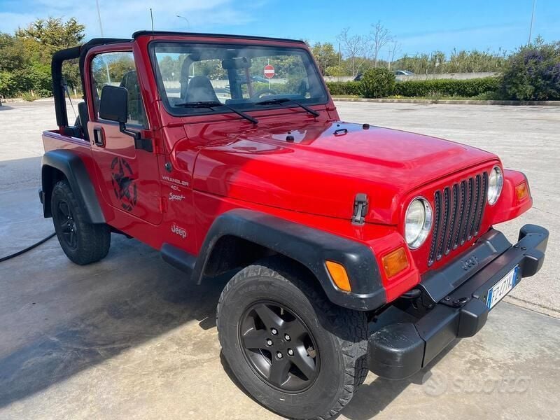 Usata Jeep Wrangler 177 CV (130 kW) 1999 Rosso SUV