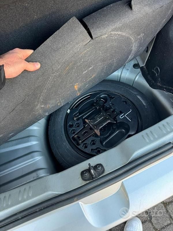 Usata Renault Twingo 58 CV (42 kW) 2008 Grigio Utilitaria