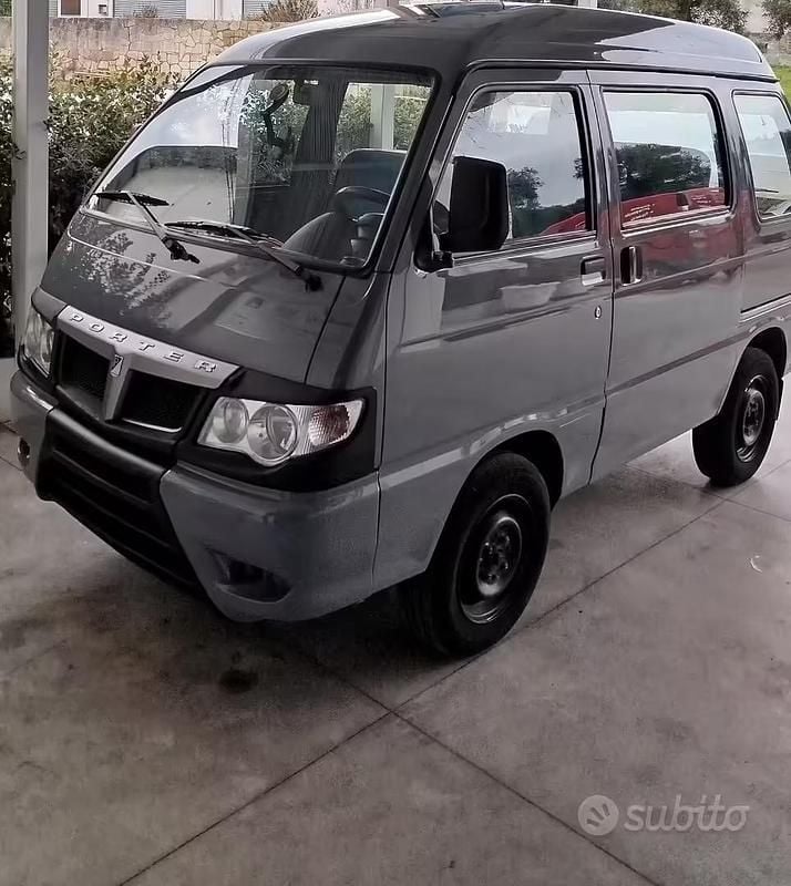 Begagnad Piaggio Porter 2011 SUV