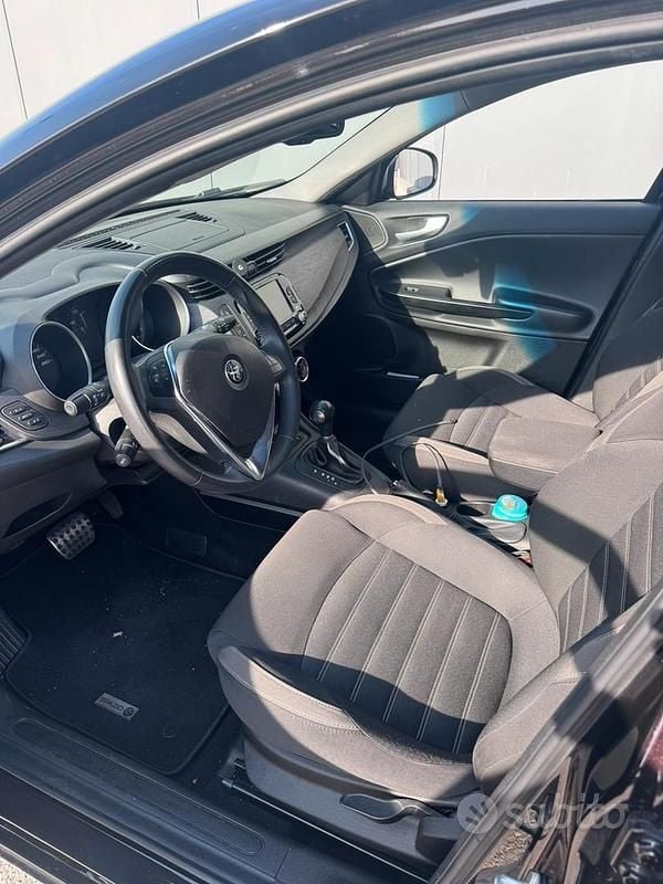 Usata Alfa Romeo Giulietta 120 CV (88 kW) 2019 Nero Berlina