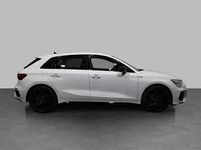 Usata Audi A3 Ambiente 150 CV (110 kW) 2023 Bianco ibis Berlina