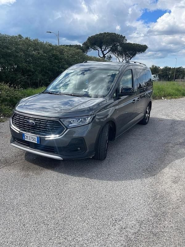 Usata Ford Grand Tourneo Connect Active 122 CV (89 kW) 2023 Grigio Monovolume