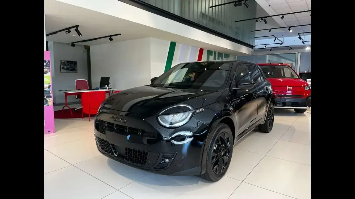 Nuova Fiat 600 Sport 136 CV (100 kW) 2026 Nero (pastello) SUV