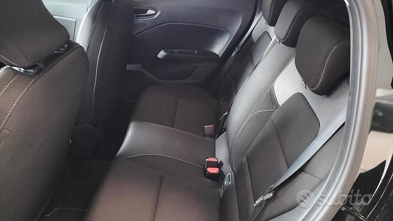 Nuova Renault Clio V 100 CV (73 kW) 2025 Nero Berlina