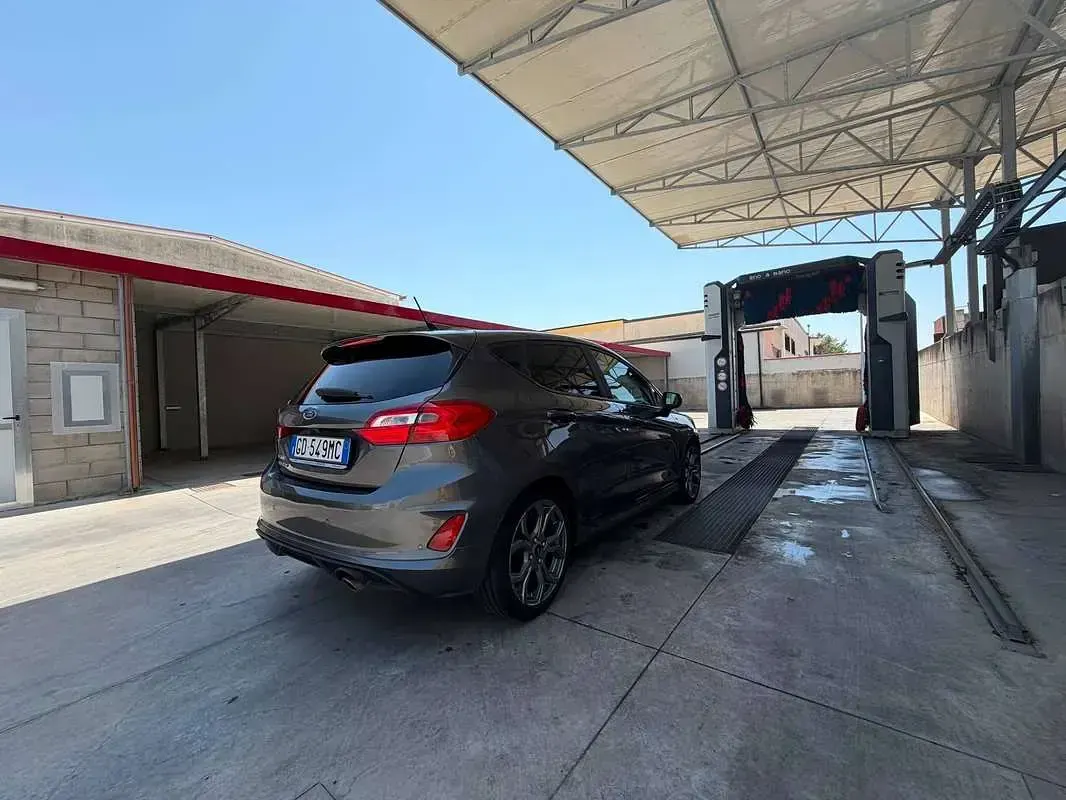 Usata Ford Fiesta ST-Line 125 CV (91 kW) 2021 Grigio Utilitaria