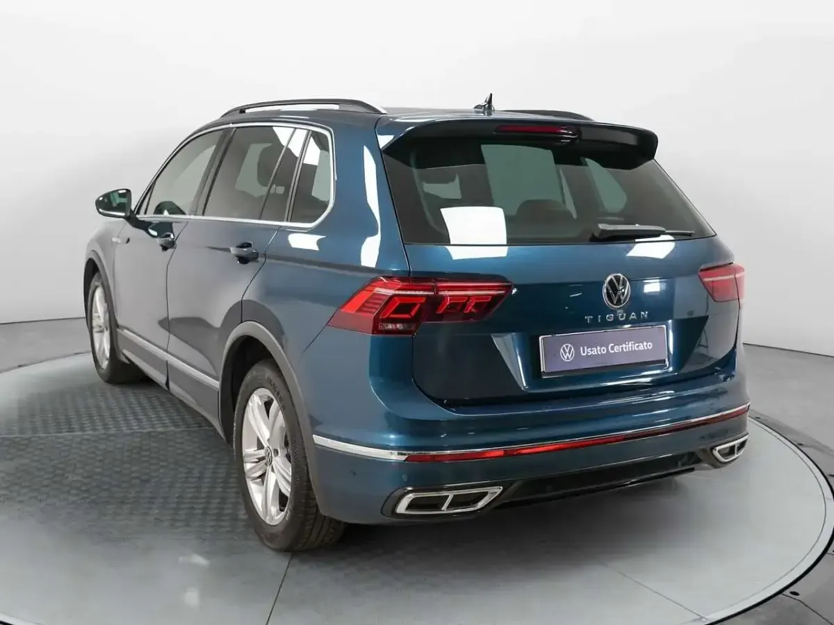 Usata VW Tiguan R-line 150 CV (110 kW) 2023 Blu/azzurro SUV