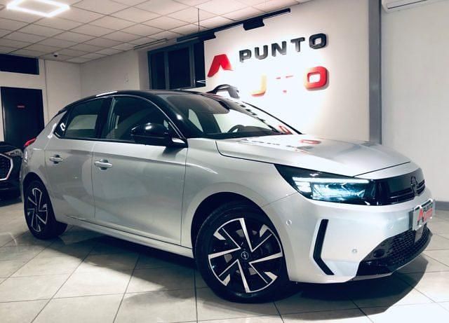 Usata Opel Corsa 101 CV (74 kW) 2024 Argento Berlina