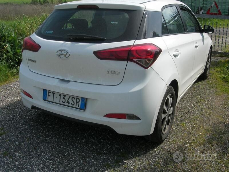 Bianco Usata 2019 Hyundai i20 Tre volumi | 10.900 € (Buon prezzo) - Immagine 1/4