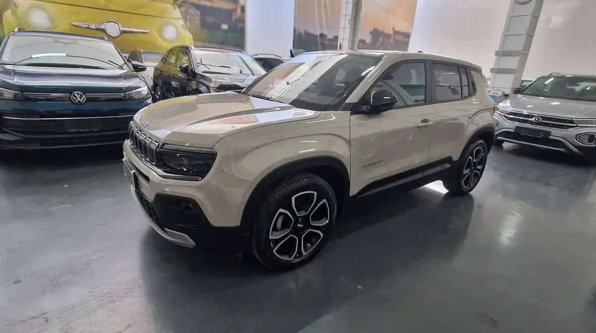 Usata Jeep Avenger Summit 101 CV (74 kW) 2024 Beige SUV