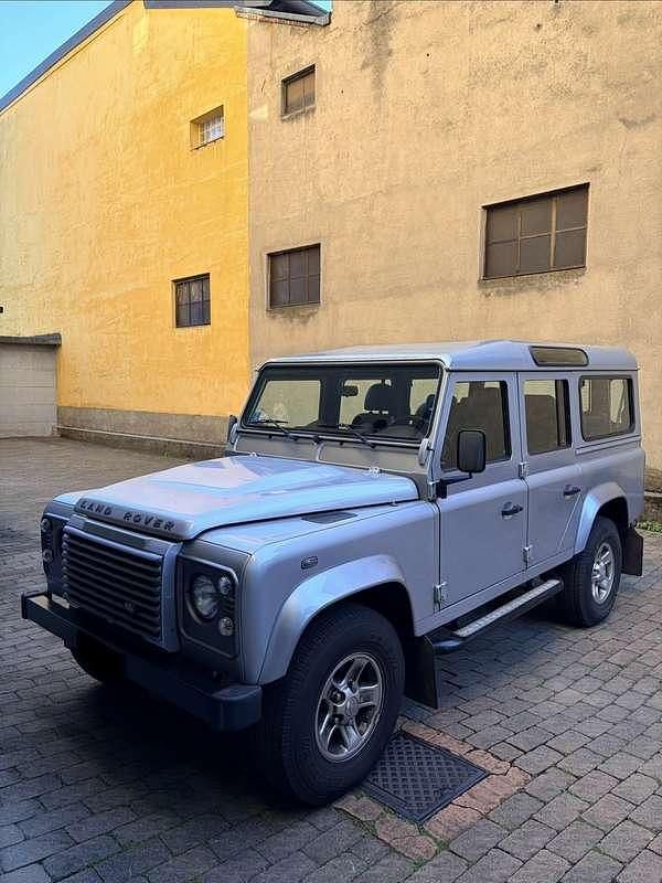 Usata Land Rover Defender S 122 CV (89 kW) 2010 Grigio Station wagon