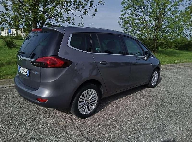 Usata Opel Zafira Tourer Cosmo 150 CV (110 kW) 2016 Grigio Monovolume