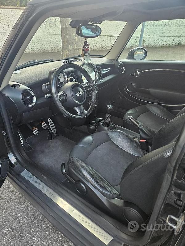 Usata Mini Cooper S 184 CV (135 kW) 2010 Nero Utilitaria