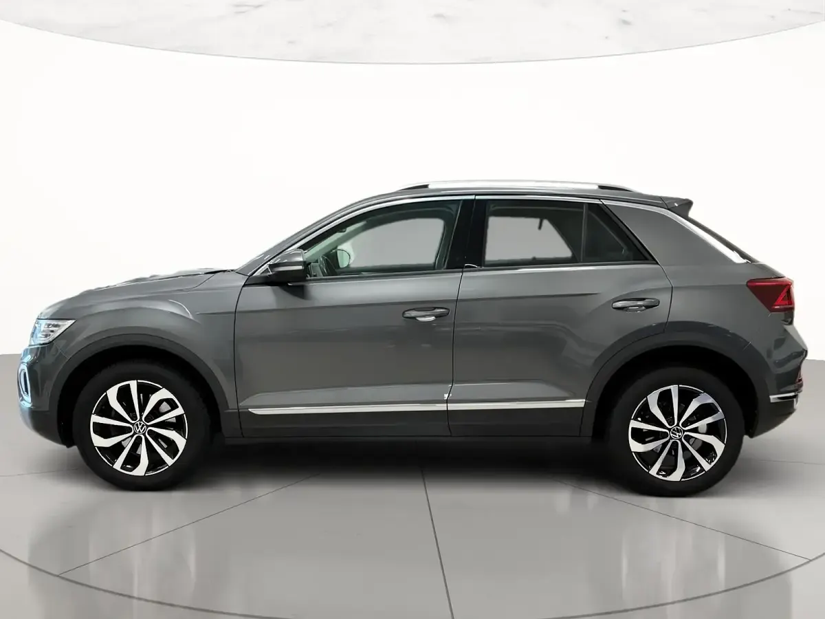 Usata VW T-Roc Style 150 CV (110 kW) 2022 Indium grey metallizzato SUV