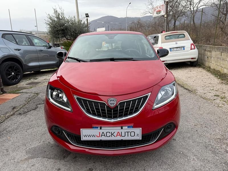 Usata Lancia Ypsilon Gold 69 CV (50 kW) 2022 Bianco Utilitaria