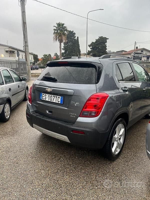 Usata Chevrolet Trax LTZ 130 CV (95 kW) 2014 Grigio SUV