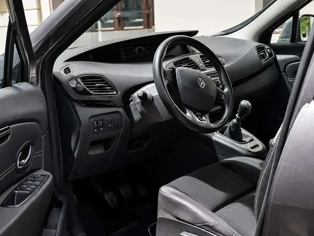 Usata Renault Scenic E-Tech LIMITED 106 CV (77 kW) 2014 Monovolume