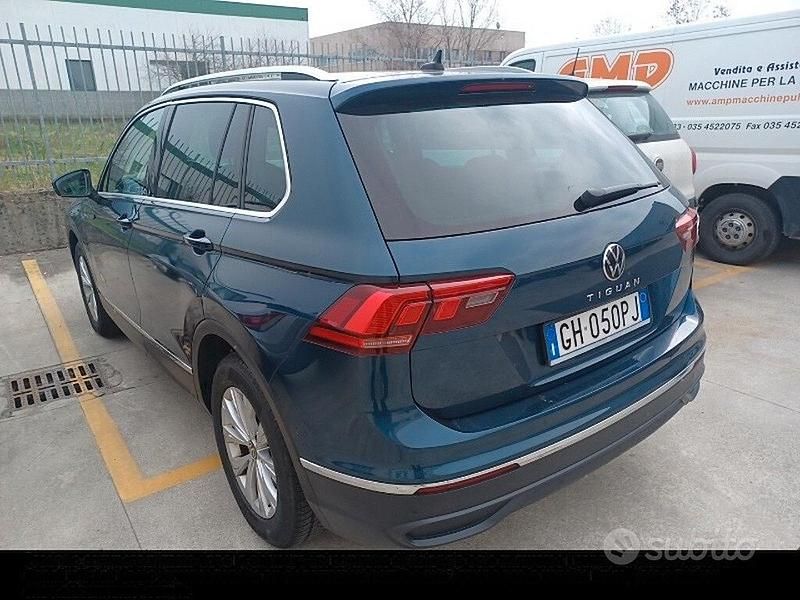Usata VW Tiguan Life 122 CV (89 kW) 2021 Blu SUV