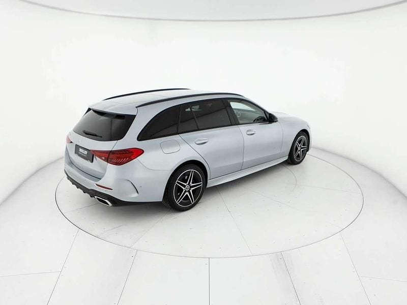 Usata Mercedes C300e Premium Plus 313 CV (230 kW) 2022 Argento metalizzato Station wagon