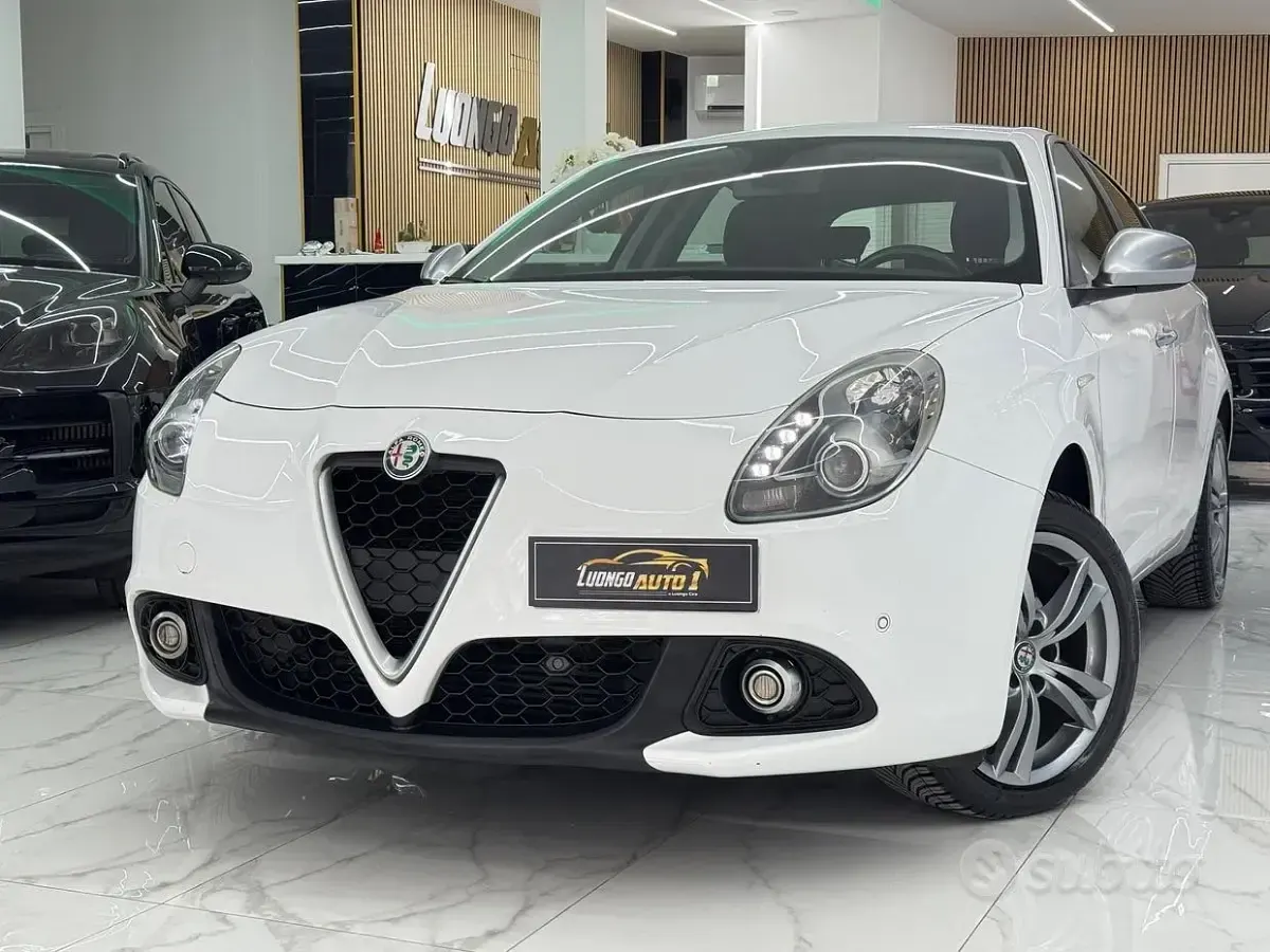Usata Alfa Romeo Giulietta Super 120 CV (88 kW) 2017 Bianco Utilitaria