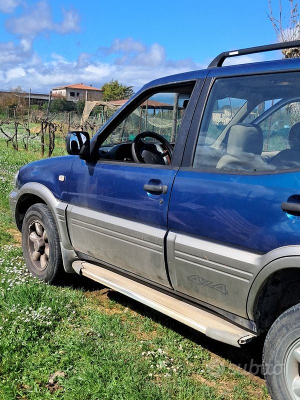 Usata Nissan Terrano 2000 Blu SUV