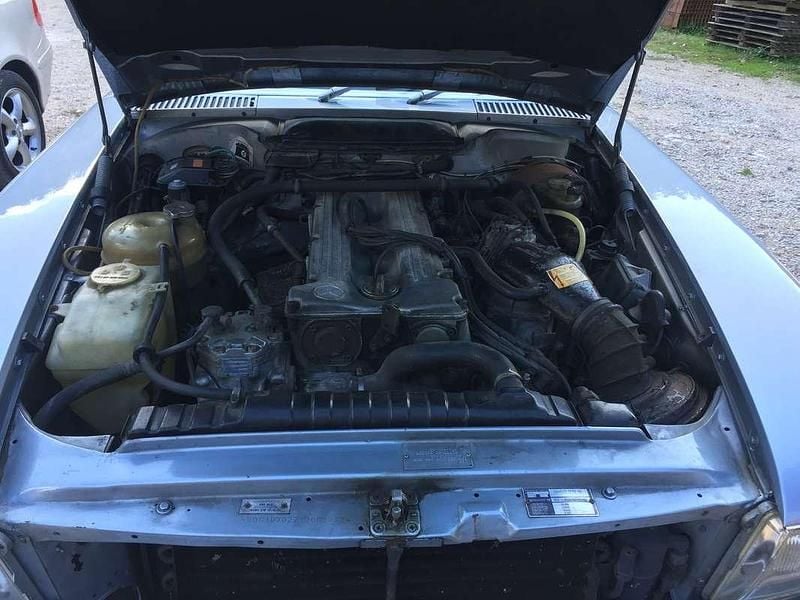 Käytetty Mercedes SLC280 185 HP (136 kW) 1981 Coupe - kaksiovinen
