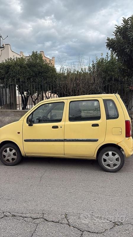 Usata Opel Agila 69 CV (50 kW) 2003 Giallo Monovolume