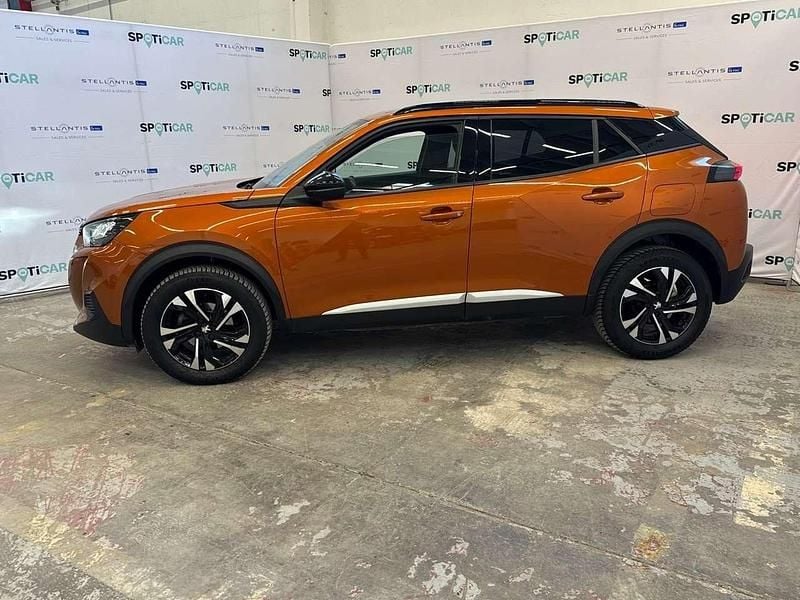 Usata Peugeot 2008 Allure 102 CV (75 kW) 2023 Arancione SUV