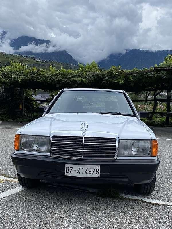 Usata Mercedes 190 122 CV (89 kW) 1986 Bianco Berlina