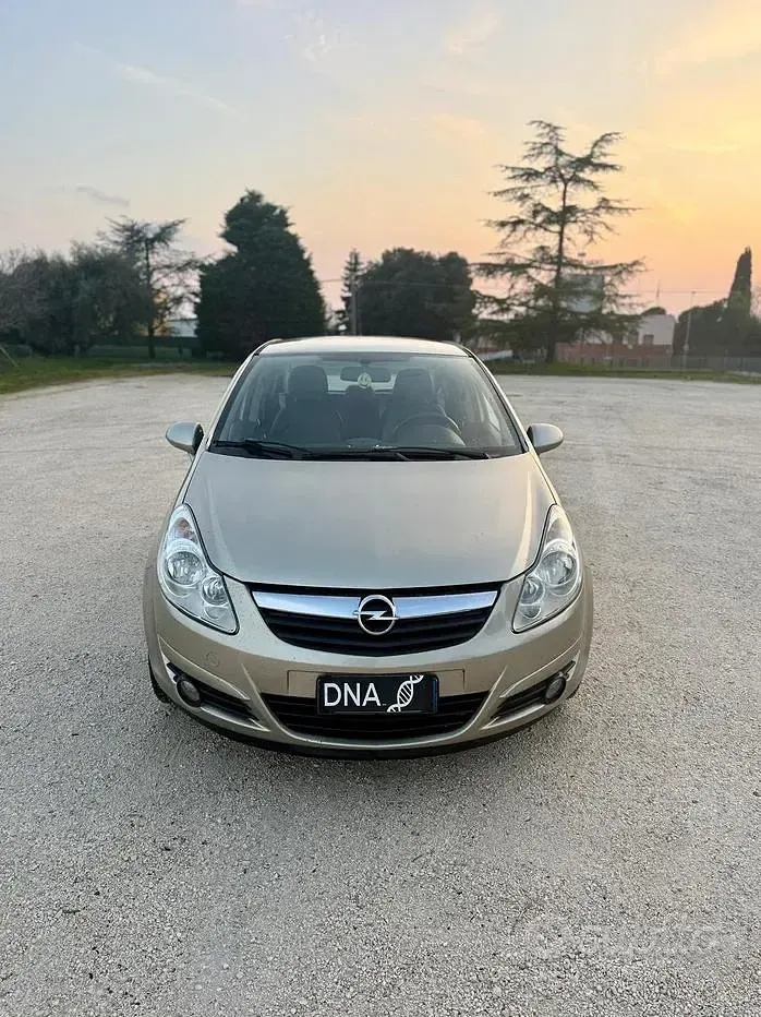 Usado Opel Corsa 80 HP (58 kW) 2009 Amarelo Citadino
