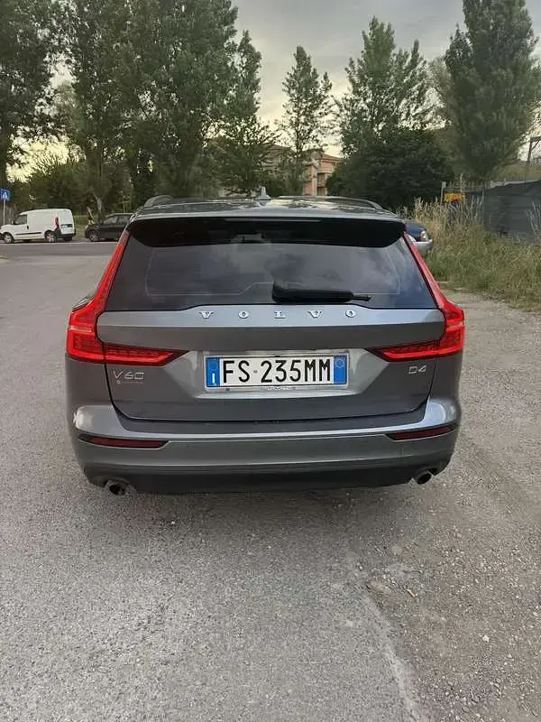 Usata Volvo V60 Business Edition 190 CV (139 kW) 2018 Station wagon