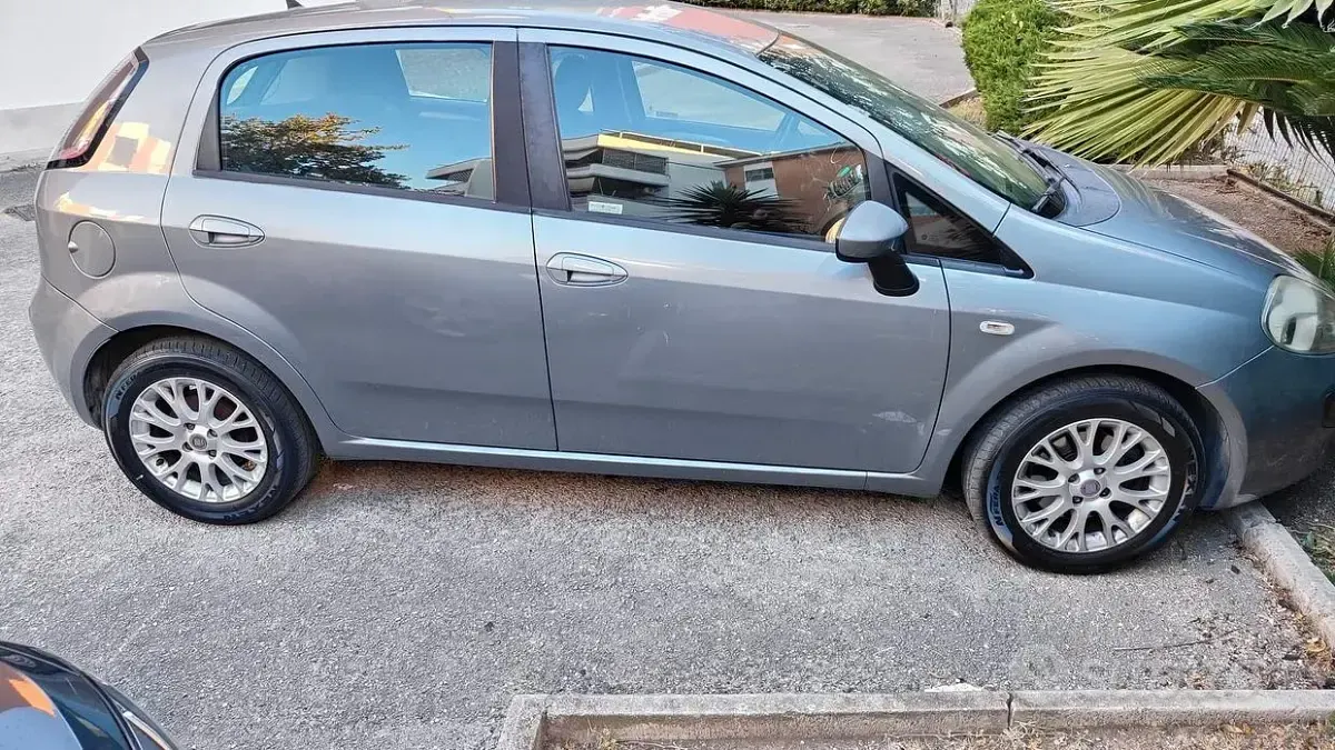 Usata Fiat Punto Evo 95 CV (69 kW) 2011 Grigio Utilitaria