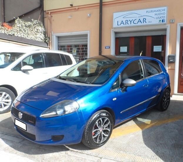 Usata Fiat Grande Punto Dynamic 90 CV (66 kW) 2009 Blu Utilitaria