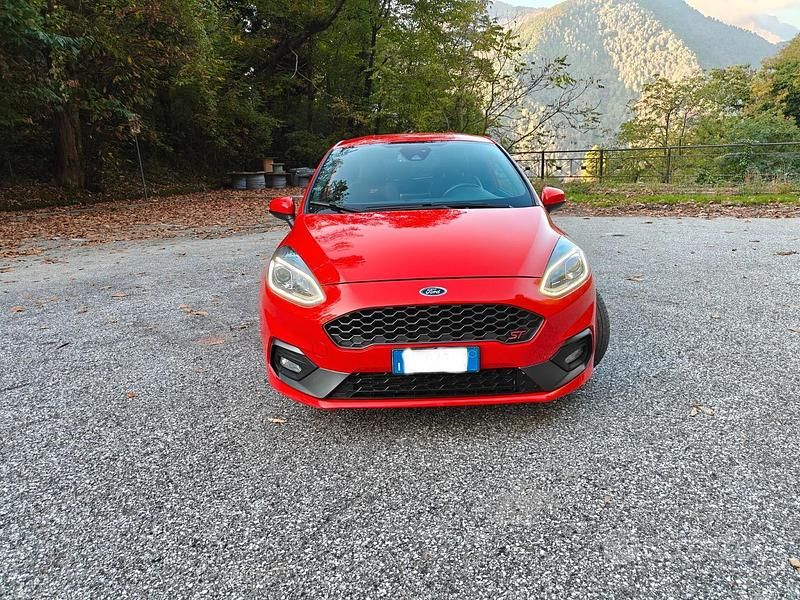 Usata Ford Fiesta ST 200 CV (147 kW) 2019 Rosso Berlina