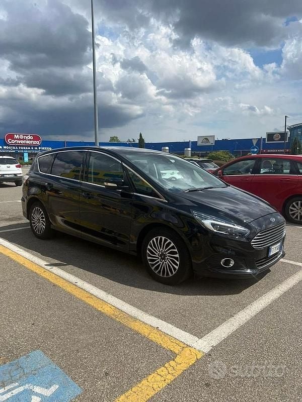 Usata Ford S-MAX Titanium 150 CV (110 kW) 2019 Nero Monovolume