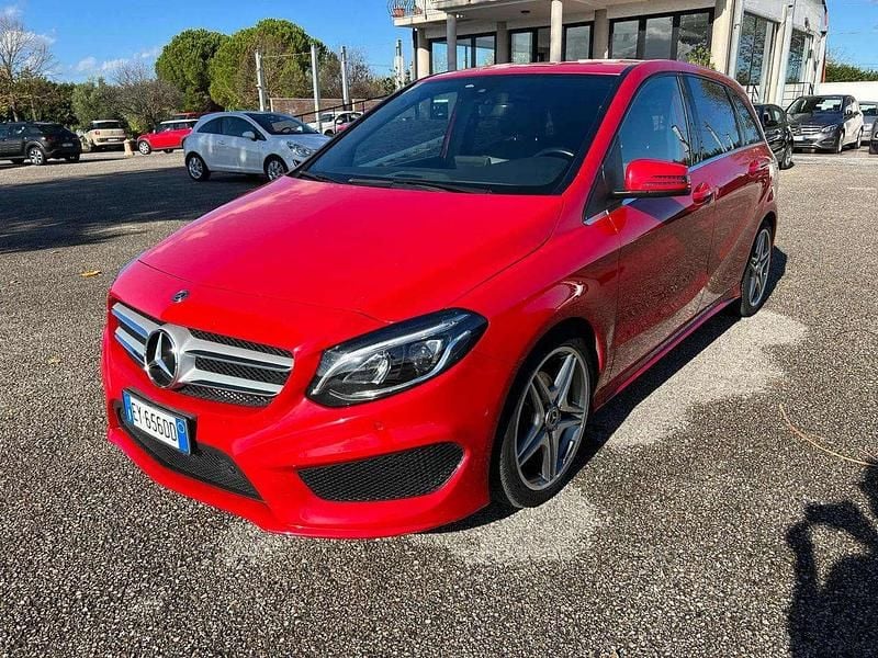 Usata Mercedes B200 Premium Plus 136 CV (100 kW) 2015 Rosso Monovolume